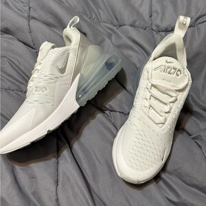 White Nike airmax 270